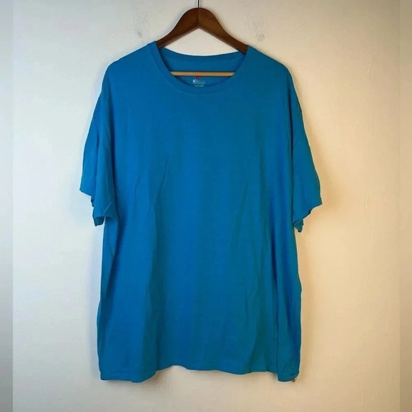 Hanes Tee Shirt - Picture 1 of 3